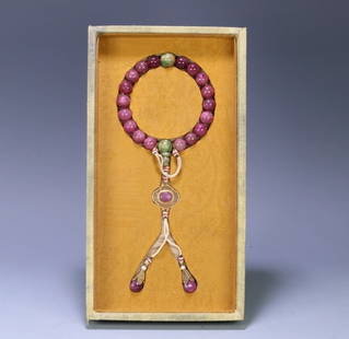 A piece of rubellite tourmaline from the Qing Dynasty court held by the eighteen sons: The eighteen sons of rubellite tourmaline of the Qing Dynasty court are handed SIZE: 1.5cm W:120g (The Dimensions Of All Batches Are Manually Measured.If You Need More Detailed Information,