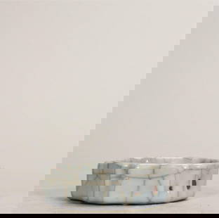A piece of the Qing Dynasty Qianlong year of the glaze of the horn hexagonal wash: Qing Dynasty Qianlong year of the brother glaze wojiao hexagonal wash SIZE: H:2.2cm Orifice D:7.2cm (The Dimensions Of All Batches Are Manually Measured.If You Need More Detailed Information,