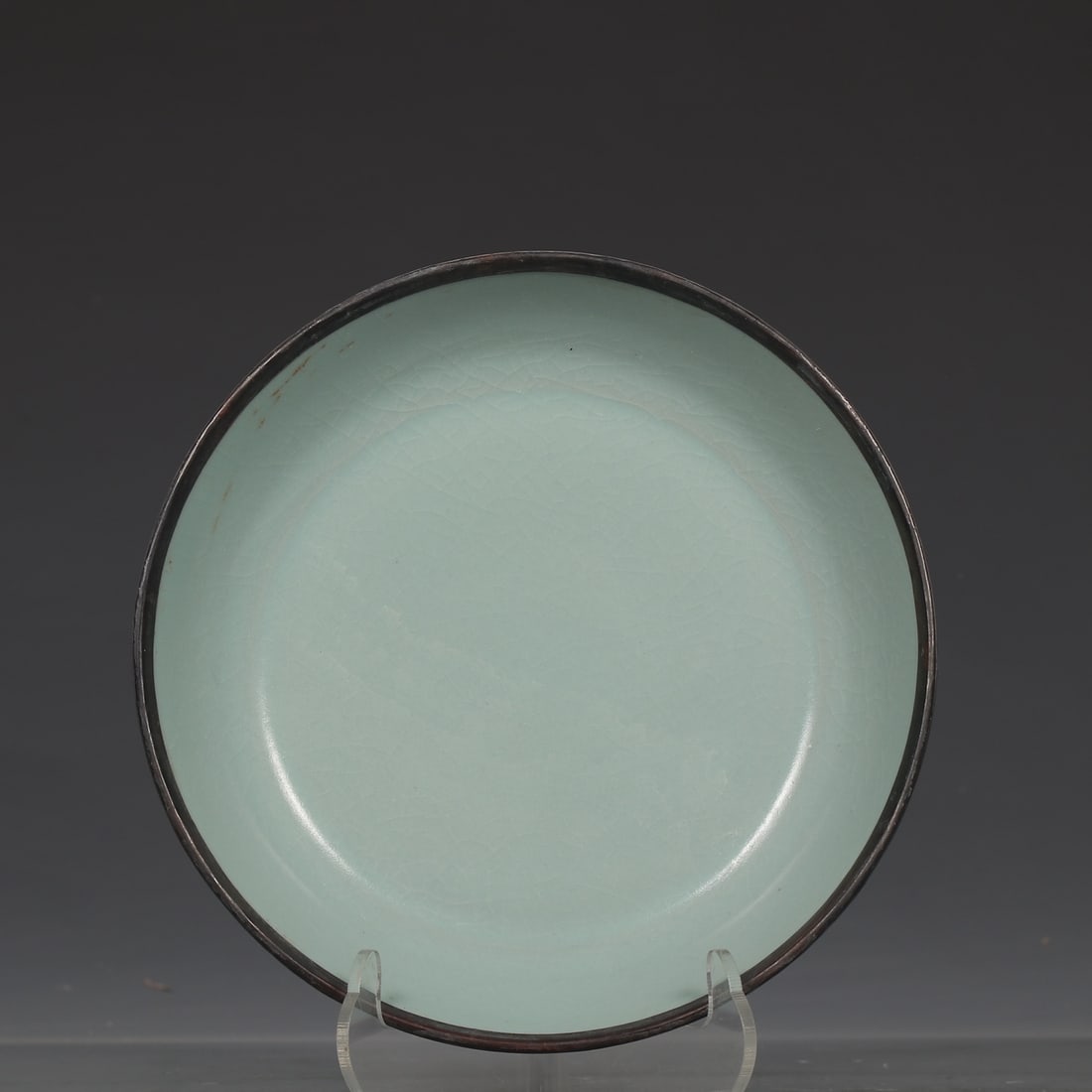 A Song Dynasty Ru kiln azure glazed silver-mouthed imperial title plate: Song Dynasty Ru kiln azure glaze silver mouth imperial plate SIZE: H:4cm D:16.2cm (The Dimensions Of All Batches Are Manually Measured.If You Need More Detailed Information, Please Contact Our Custome