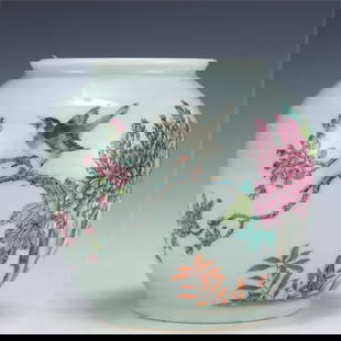A bean green glazed pastel flower and bird jar made in the Qianlong year of the Qing Dynasty: Qing Dynasty Qianlong year made bean green glaze pastel flower and bird jar SIZE: H:13.2cm Belly D:14cm (The Dimensions Of All Batches Are Manually Measured.If You Need More Detailed Information, Plea