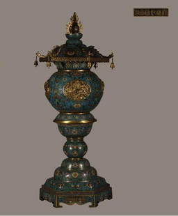 A pair of Qing Dynasty bronze cloisonné cloisonné enamel palace lamps: Qing Dynasty Copper Cloisonné Cloisonné Enamel Palace Lamp A Pair of [Style] Large Qing Dynasty Qianlong Year System [Details] This pair of palace lantern copper tires pagoda style exquisite craftsm