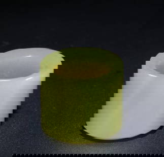 A piece of Hetian jade topaz wrench from the Qing Dynasty: Qing Dynasty Hetian jade topaz wrench Inner diameter 2.26cm Outer diameter 3.3cm H: 3cm W: 39g (The Dimensions Of All Batches Are Manually Measured.If You Need More Detailed Information, Please Contac