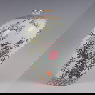 A piece of the Qing Dynasty Yongzheng year made pastel flowers and birds inscribed poem plum vase: Wen Zhengming's landscape pavilion diagram on silk is a large central hall SIZE: H:33.5cm Belly D:19cm Mouth D:5cm (The Dimensions Of All Batches Are Manually Measured.If You Need More Detailed Inform