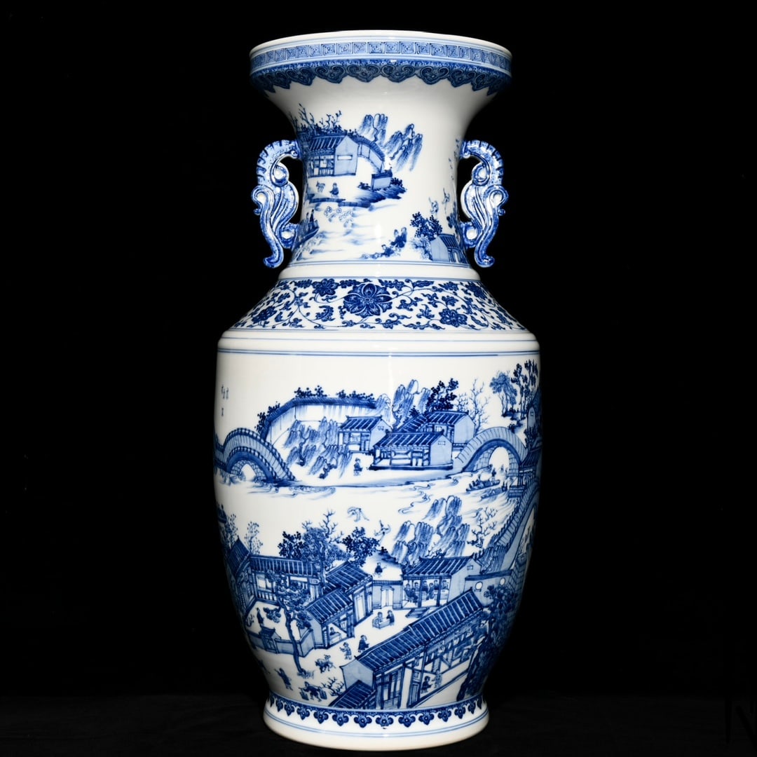 A Qing Dynasty Qianlong year of the blue and white Gusu prosperous picture amphora pan mouth vase: Qing Dynasty Qianlong year of the blue and white Gusu prosperous picture amphora pan bottle SIZE: (The Dimensions Of All Batches Are Manually Measured.If You Need More Detailed Information, Please Con