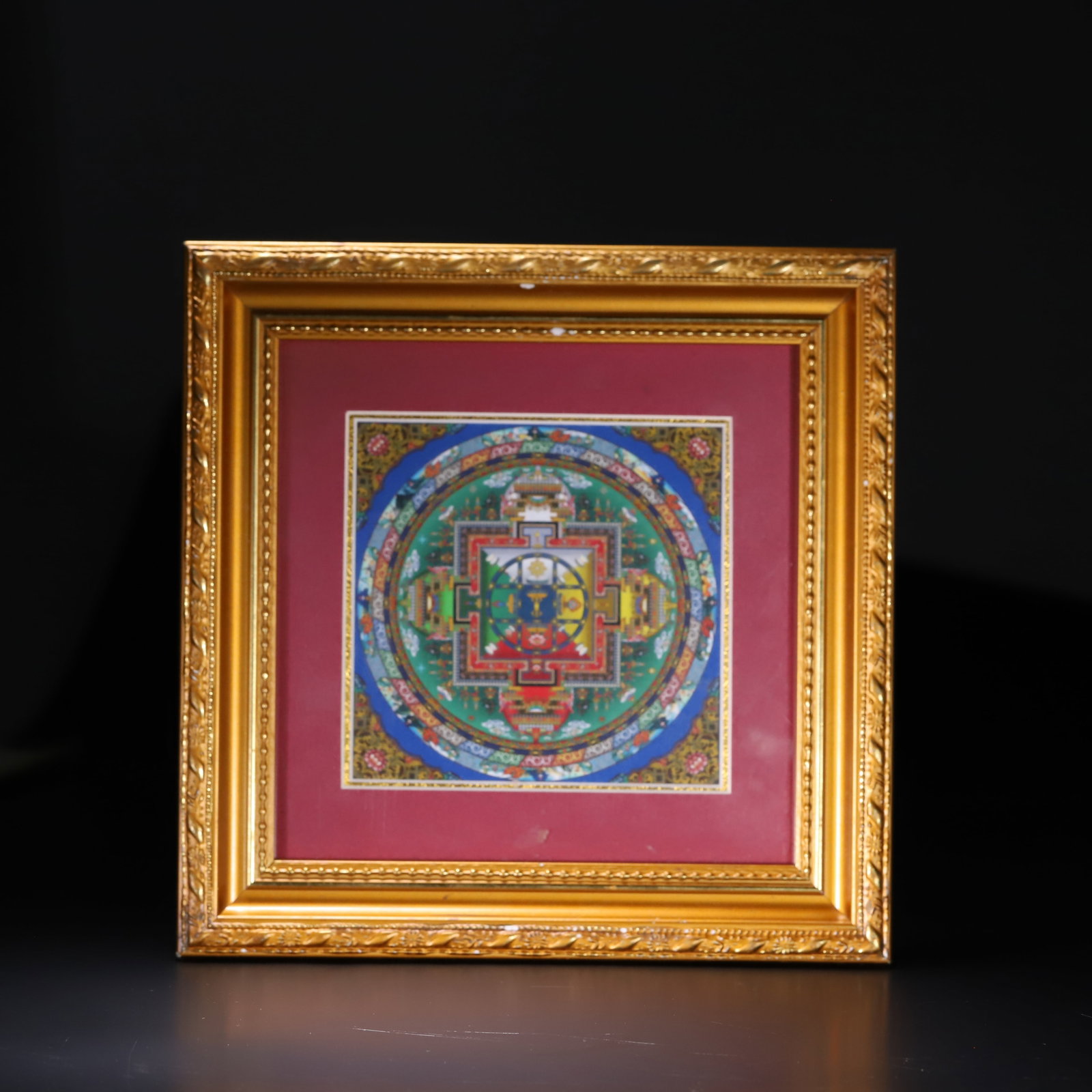 A thangka painted in the Qing Dynasty: Thangka of the Qing Dynasty painting mandala SIZE: 20cmPainting core:10.5cm (The Dimensions Of All Batches Are Manually Measured.If You Need More Detailed Information, Please Contact Our Customer Serv