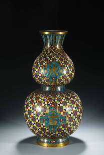 A Qing Dynasty bronze cloisonné cloisonné enamel vase: Qing Dynasty copper cloisonne cloisonné enamel Daji bottle [style] Qing Dynasty Qianlong year system [detail] Daji bottle one of the bottle type because the body is a gourd shape like a "Ji" word and