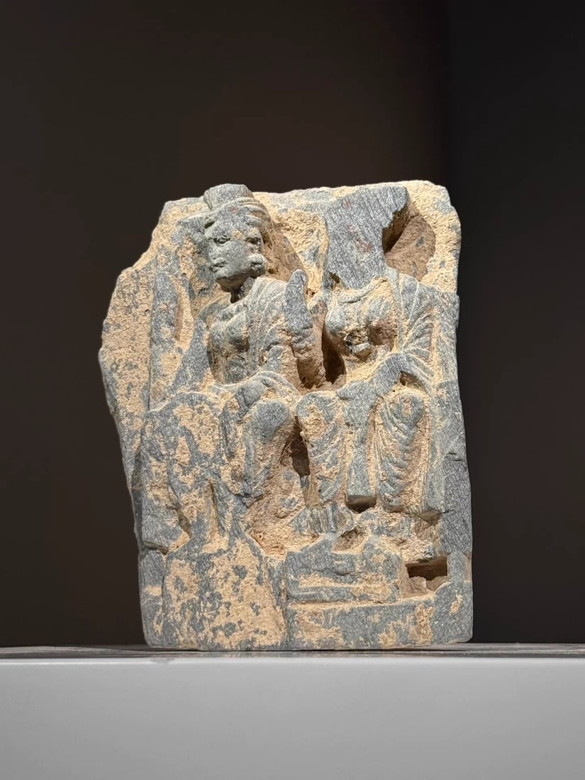 A piece of King Kandhara Queen: The copper tire amphora made in Xuande in the Ming Dynasty W:13cm H:16cm (The Dimensions Of All Batches Are Manually Measured.If You Need More Detailed Information, Please Contact Our Customer Service