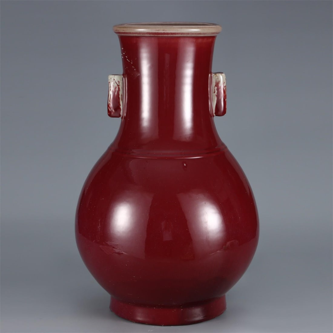 An orange-red amphora from the Qing Dynasty: Orange red amphora of the Qing Dynasty Size: H:52.5cm W:32cm (The Dimensions Of All Batches Are Manually Measured.If You Need More Detailed Information, Please Contact Our Customer Service Before Bidd