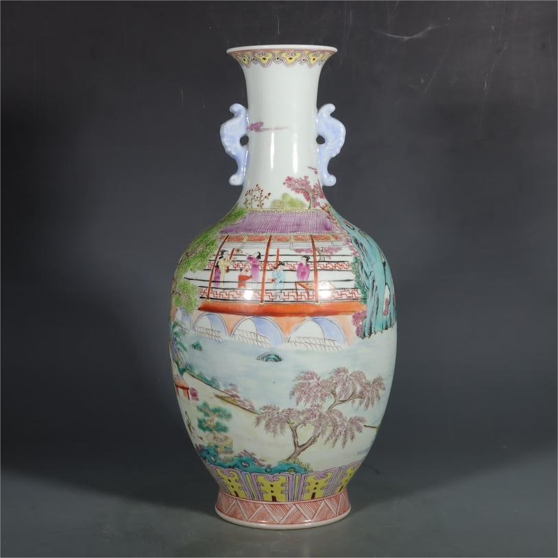 A pastel character story amphora made in the Qianlong period of the Qing Dynasty: Pastel character story amphorae made in the Qianlong period of the Qing Dynasty Size: H:37cm Mouth D:8.7cm Bottom D:11cm (The Dimensions Of All Batches Are Manually Measured.If You Need More Detailed