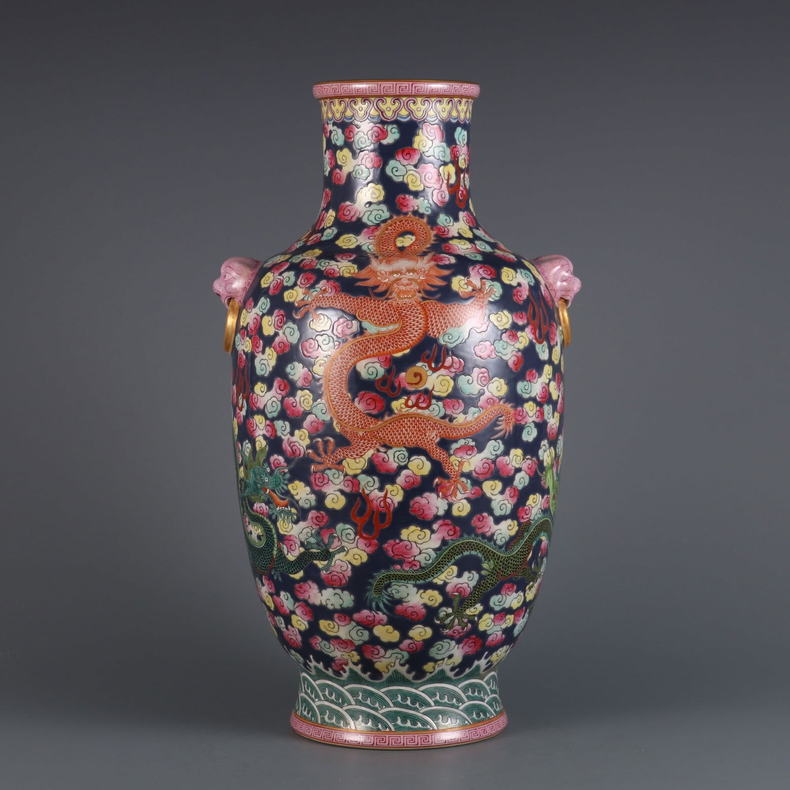 A purple pastel five-dragon pattern amphora made in the Qianlong period of the Qing Dynasty: Qing Dynasty Qianlong year purple pastel five-dragon pattern amphora Size: H:33.9cm Belly D:16.5cm Mouth D:8.5cm (The Dimensions Of All Batches Are Manually Measured.If You Need More Detailed Informat