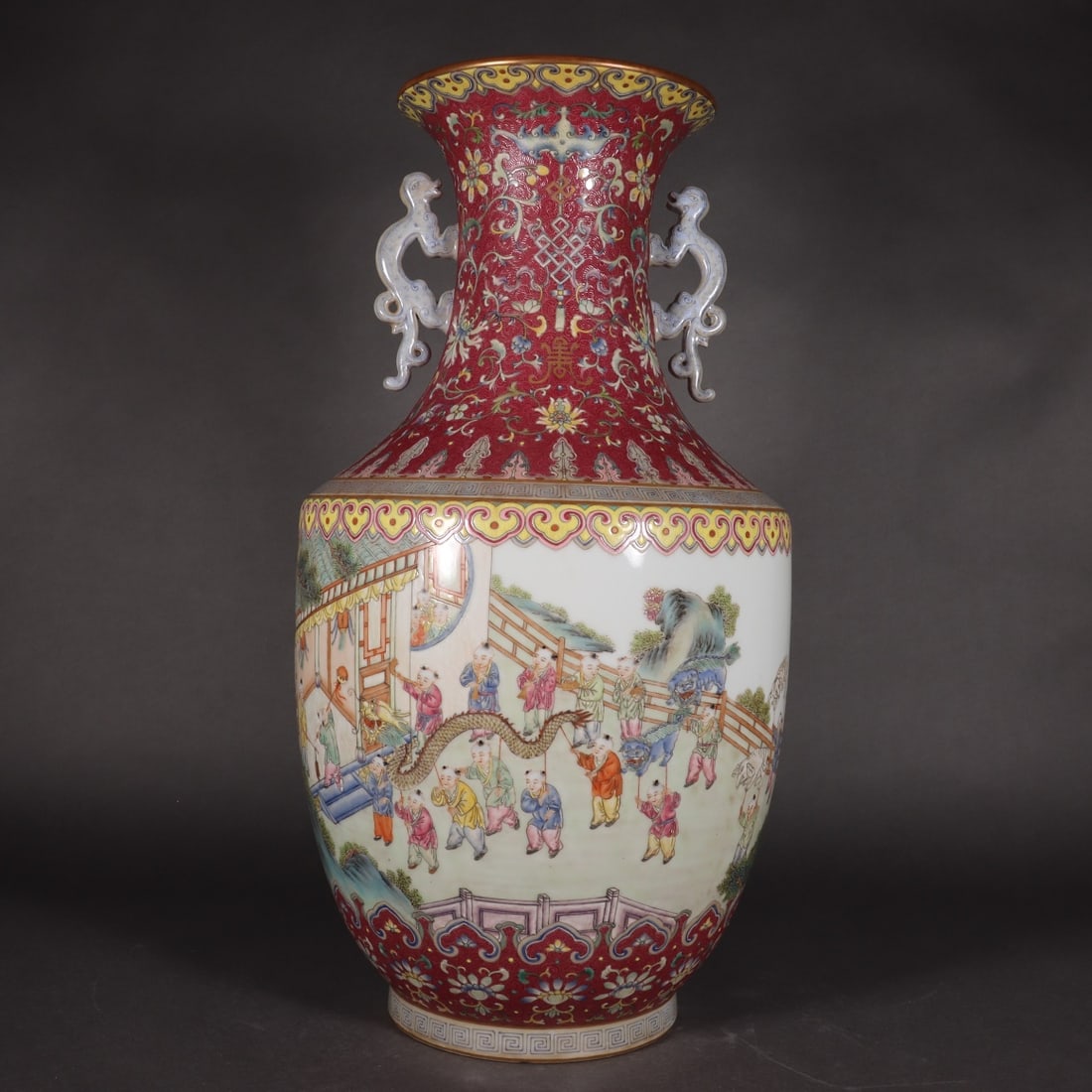 A carmine red rolled double ear hundred diagram made in the Qianlong period of the Qing Dynasty: Qing Dynasty Qianlong year carmine rolling road amphora hundred children Size: H:50cm Mouth D:17.5cm Bottom:16.5cm (The Dimensions Of All Batches Are Manually Measured.If You Need More Detailed Inform