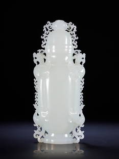 A cover screen of Hetian jade dragon and phoenix pattern in the Qing Dynasty: The Hetian jade dragon and phoenix pattern cover screen of the Qing Dynasty Size: L:7.3cm W:4.3cm H:17cm W:367g (The Dimensions Of All Batches Are Manually Measured.If You Need More Detailed Informati