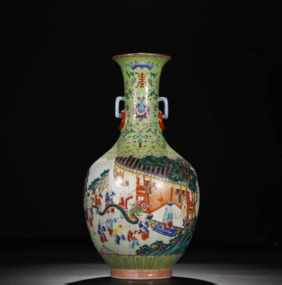 A green pastel baby play picture amphora bottle made in the Qianlong period of the Qing Dynasty: Qing Dynasty Qianlong year made green pastel baby play picture binaural living ring bottle Size: H:43.3cm Mouth D:11.8cm Bottom:12cm (The Dimensions Of All Batches Are Manually Measured.If You Need Mo