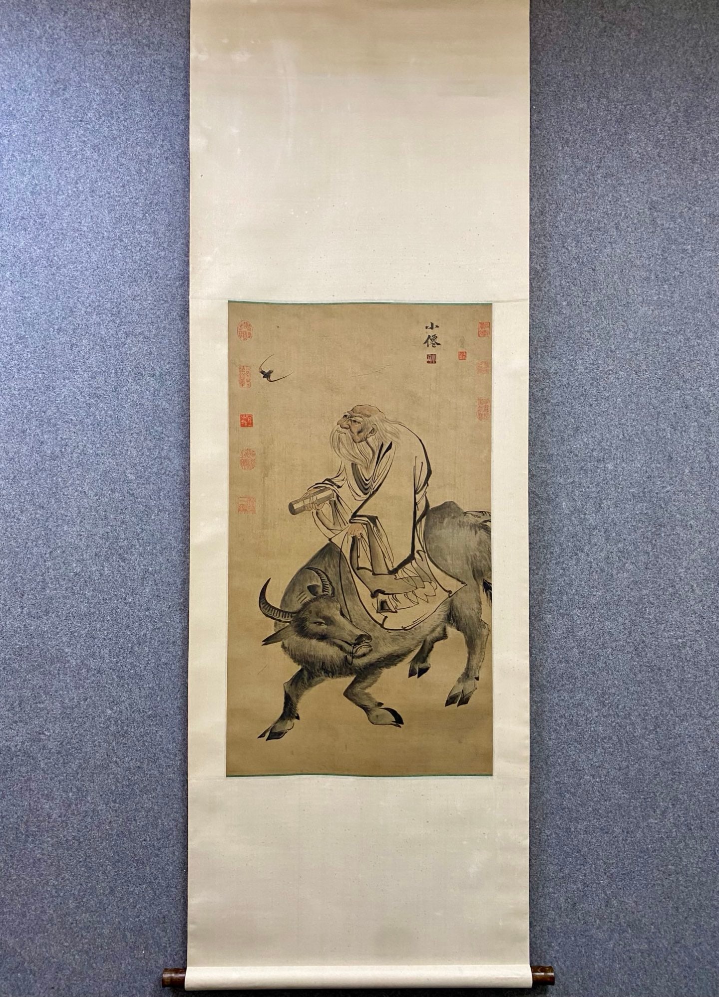 A picture of Wu Wei's Lao Tzu out of the customs in the Ming Dynasty silk book vertical axis: Ming Dynasty Wu Wei's Lao Tzu out of the customs diagram silk vertical axis Size: Painting core 95x53cm (The Dimensions Of All Batches Are Manually Measured.If You Need More Detailed Information, Plea