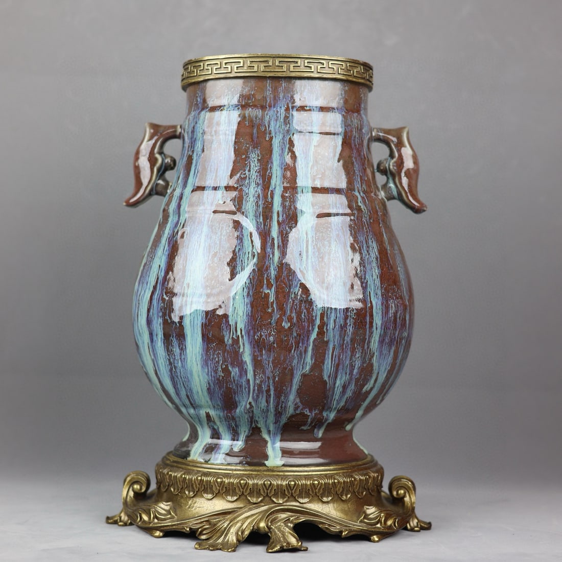 A fine kiln changing jar bean red glaze inlaid with copper-edged amphora blessing tube: Exquisite kiln transformer bean red glaze inlaid with copper-edged amphora blessing tube statue Size: H:44cm Mouth D:18cm D:30cm Bottom:30cm (The Dimensions Of All Batches Are Manually Measured.If You
