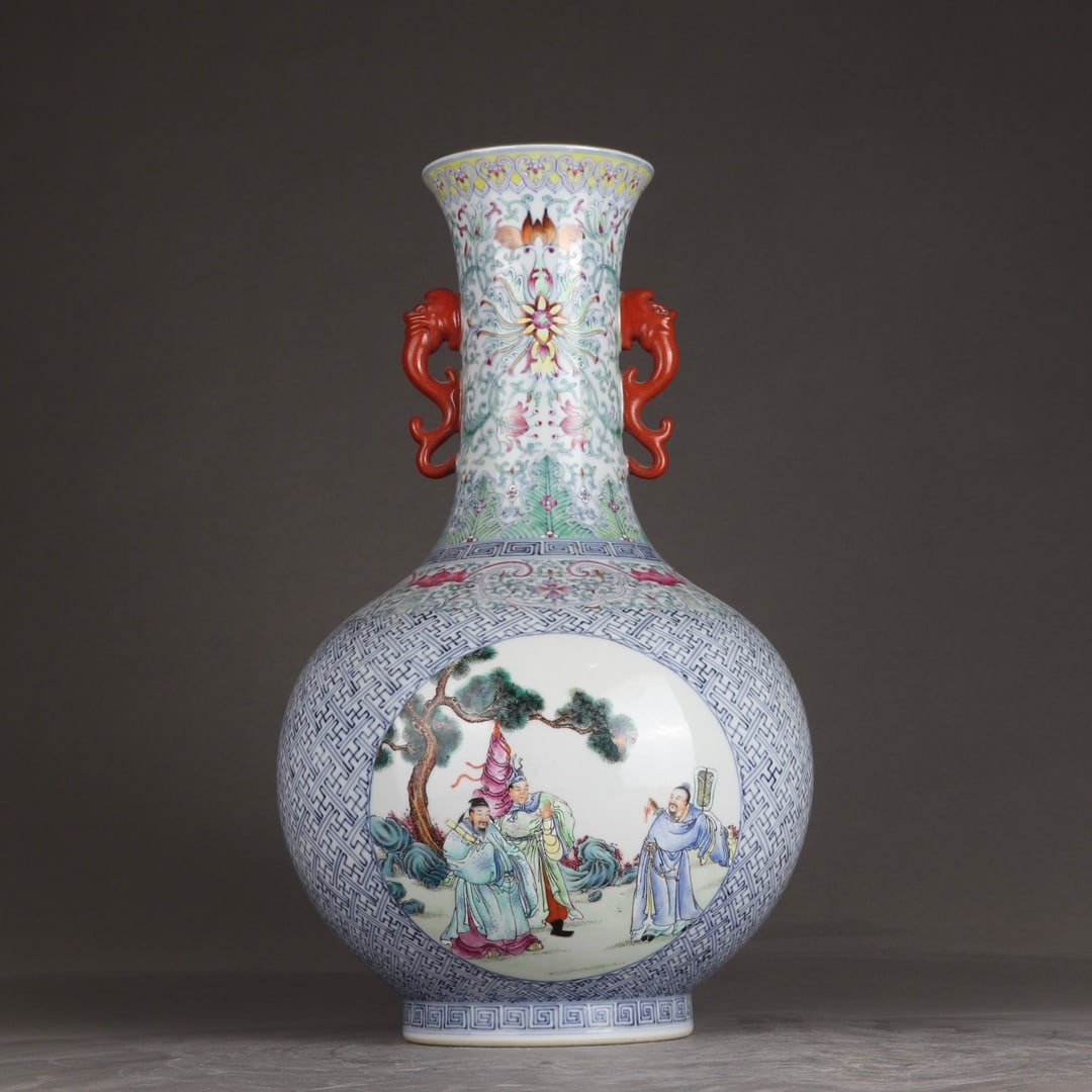 A pastel window opening character story amphora made in the Qianlong period of the Qing Dynasty: Qing Dynasty Qianlong year pastel window character story amphora Size: H:40cm Belly D:23cm (The Dimensions Of All Batches Are Manually Measured.If You Need More Detailed Information, Please Contact Ou