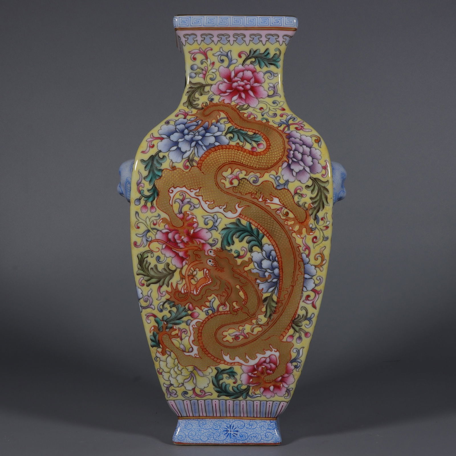 A yellow pastel gold-painted dragon and phoenix pattern amphora made in the Qianlong era: Qianlong era yellow pastel gold-painted dragon and phoenix pattern amphora Size: H:26.3cm Mouth D:7.5cm Bottom:6.8cm (The Dimensions Of All Batches Are Manually Measured.If You Need More Detailed Info