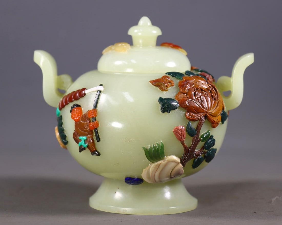 A Ming Dynasty Hetian jade eight-treasure inlaid amphora: Ming Dynasty Hetian jade eight treasures inlaid amphora Size: H:12.5cm L:14cm W:9.5cm W:547g (The Dimensions Of All Batches Are Manually Measured.If You Need More Detailed Information, Please Contact