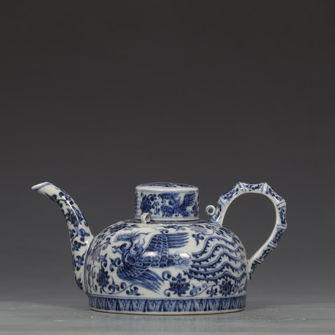 A blue and white entwined lotus phoenix pattern bamboo pot made in the Yongle year of the Ming (1 of 9)
