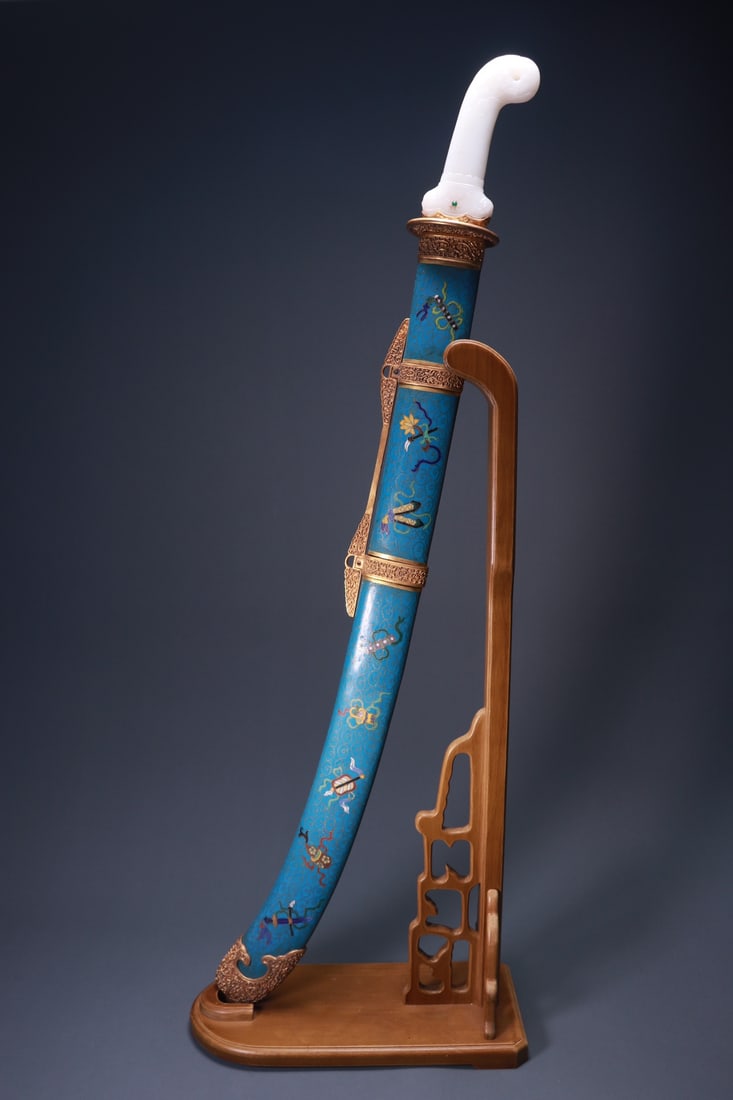 A fine cloisonn é  gilt with a jade-handled eight-treasure pattern saber (1 of 9)
