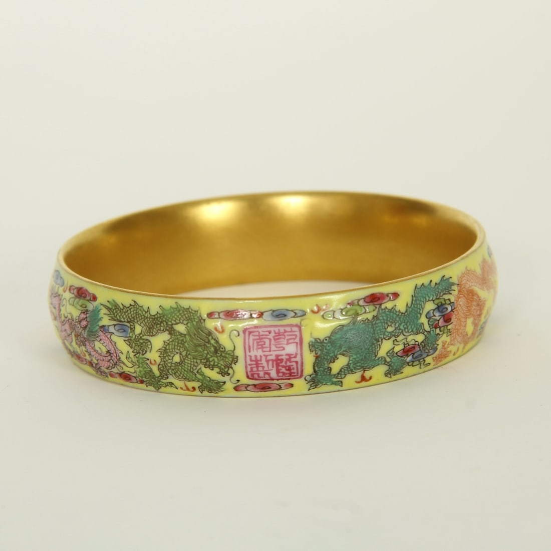 A Qianlong pastel Kowloon bracelet from the Qing Dynasty: Qianlong pastel Kowloon bracelet of the Qing Dynasty SIZE: D:7cm H:1.5cm W:20g (The Dimensions Of All Batches Are Manually Measured.If You Need More Detailed Information, Please Contact Our Customer S