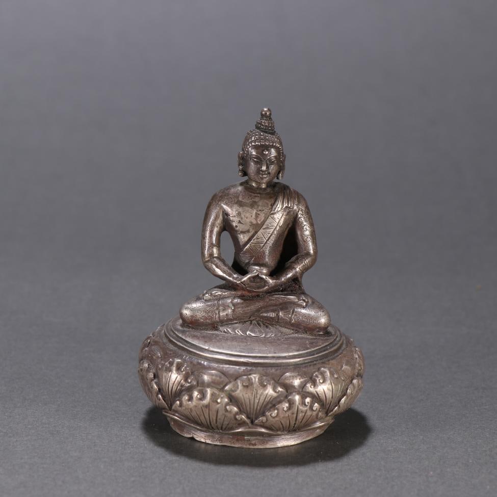 A sterling silver statue of Shakyamuni from the Qing Dynasty (1 of 9)