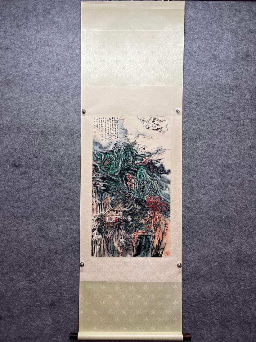 A landscape map of Lu Yanshao: The paintings painted by Lu Yanshao are moderately sized, the landscape or character themes are delicate, and the pen and ink are delicate, which has the characteristics of Lu Yanshao's paintings Size