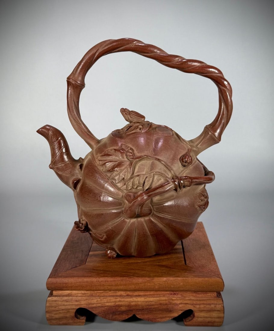 A pumpkin beam pot of Chen Zhongmei in the Ming Dynasty (1 of 9)