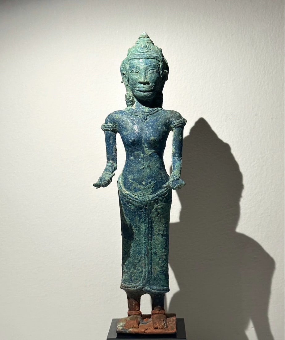 A Khmer 12th-13th century Lopburi style bronze statue of Goddess Uma (1 of 7)