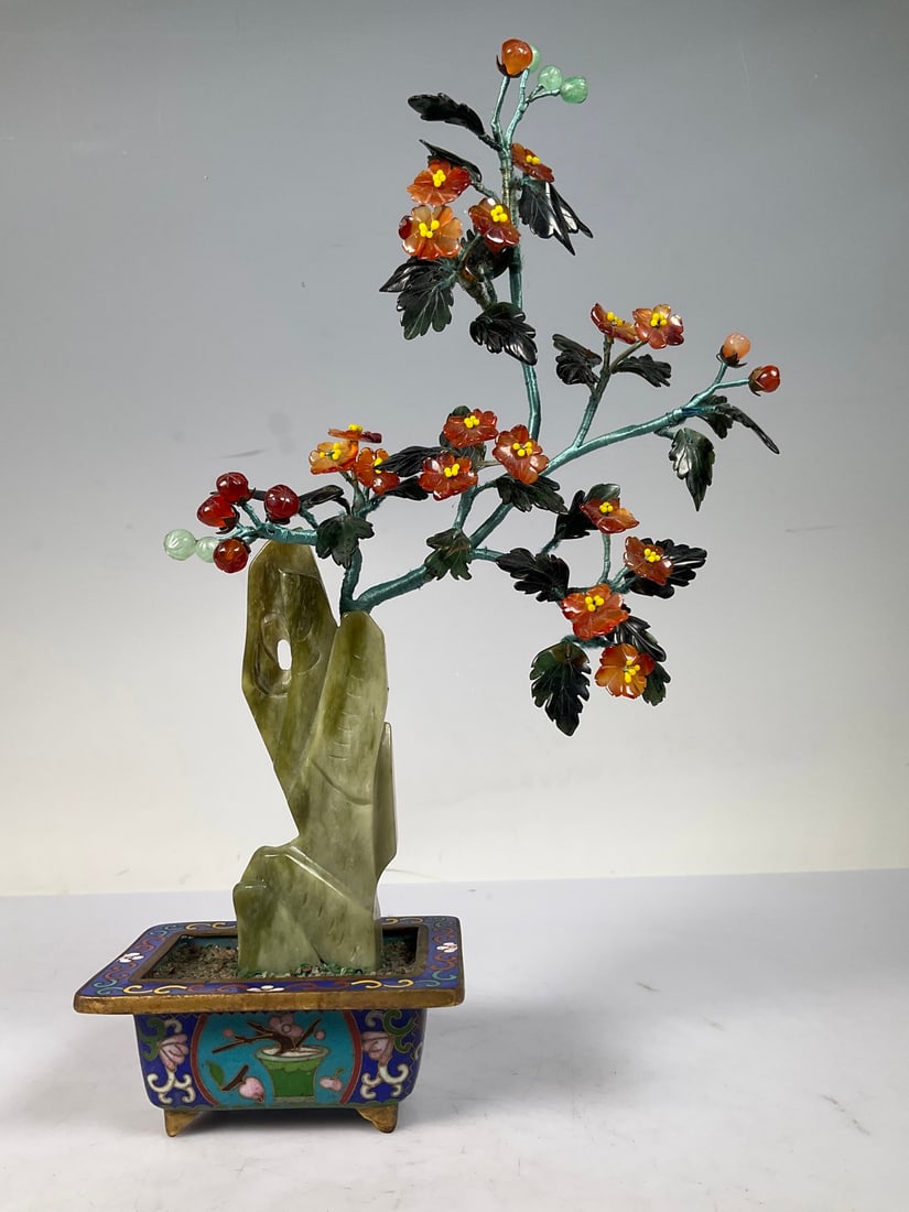 A cloisonné jade bonsai from the period of foreign exchange creation (1 of 4)