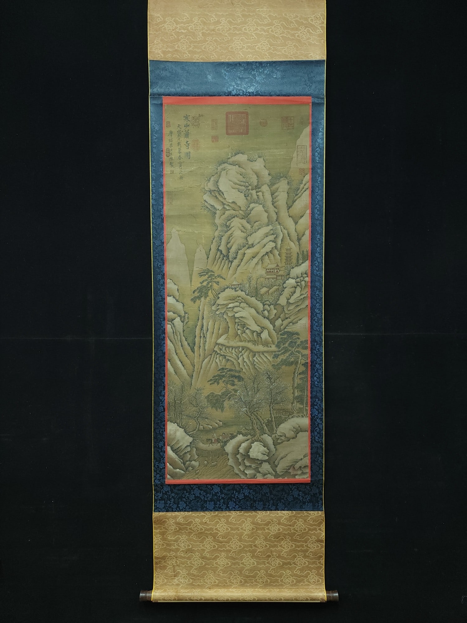 A silk book of Wang Wei of the Tang Dynasty Hanshan Xiao Temple: Tang Dynasty Wang Wei's silk book Hanshan Xiao Temple map Painting coreSize:137x53cm (The Dimensions Of All Batches Are Manually Measured.If You Need More Detailed Information, Please Contact Our Cust