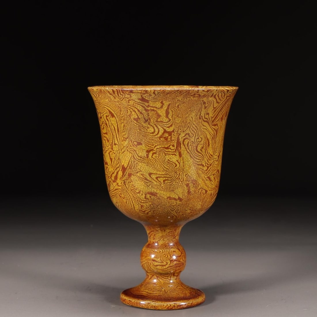 A twisted goblet from the Gongxian kiln in the Tang Dynasty: The twisted goblet of the Gongxian kiln in the Tang Dynasty Size:H:11.5cm Calibre:7.9cm Bottom:4.5cm W:153g (The Dimensions Of All Batches Are Manually Measured.If You Need More Detailed Information,