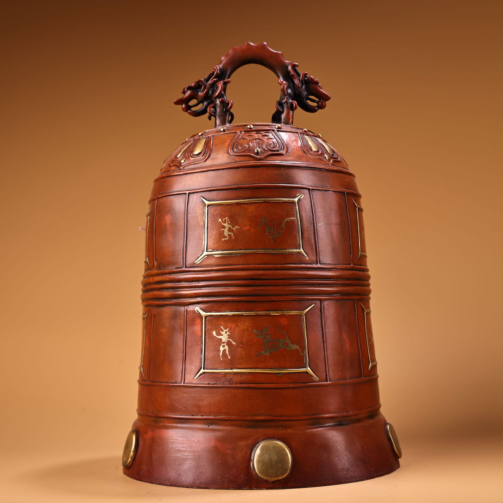 A fine copper-red copper high-relief engraving craft gilt gilt silver wall clock: Exquisite copper, red copper, high relief engraving process, gilded gilt silver wall clock Size:W:2500g H:31cm W:18cm (The Dimensions Of All Batches Are Manually Measured.If You Need More Detailed Inf