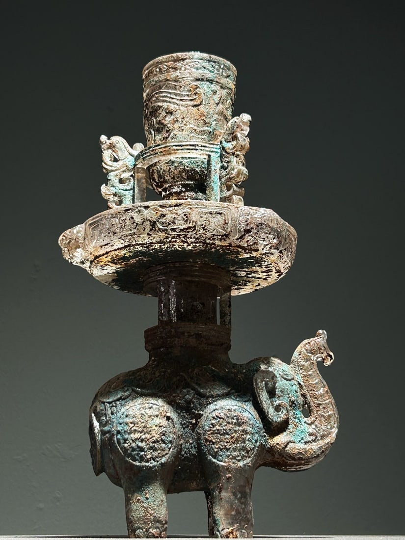 A beautiful glass ornament: Exquisite glass ornaments Size:13x28cm (The Dimensions Of All Batches Are Manually Measured.If You Need More Detailed Information, Please Contact Our Customer Service Before Bidding.)