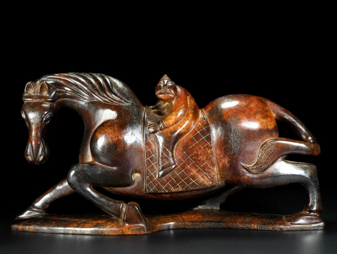 A beautiful Hetian jade horse (1 of 9)