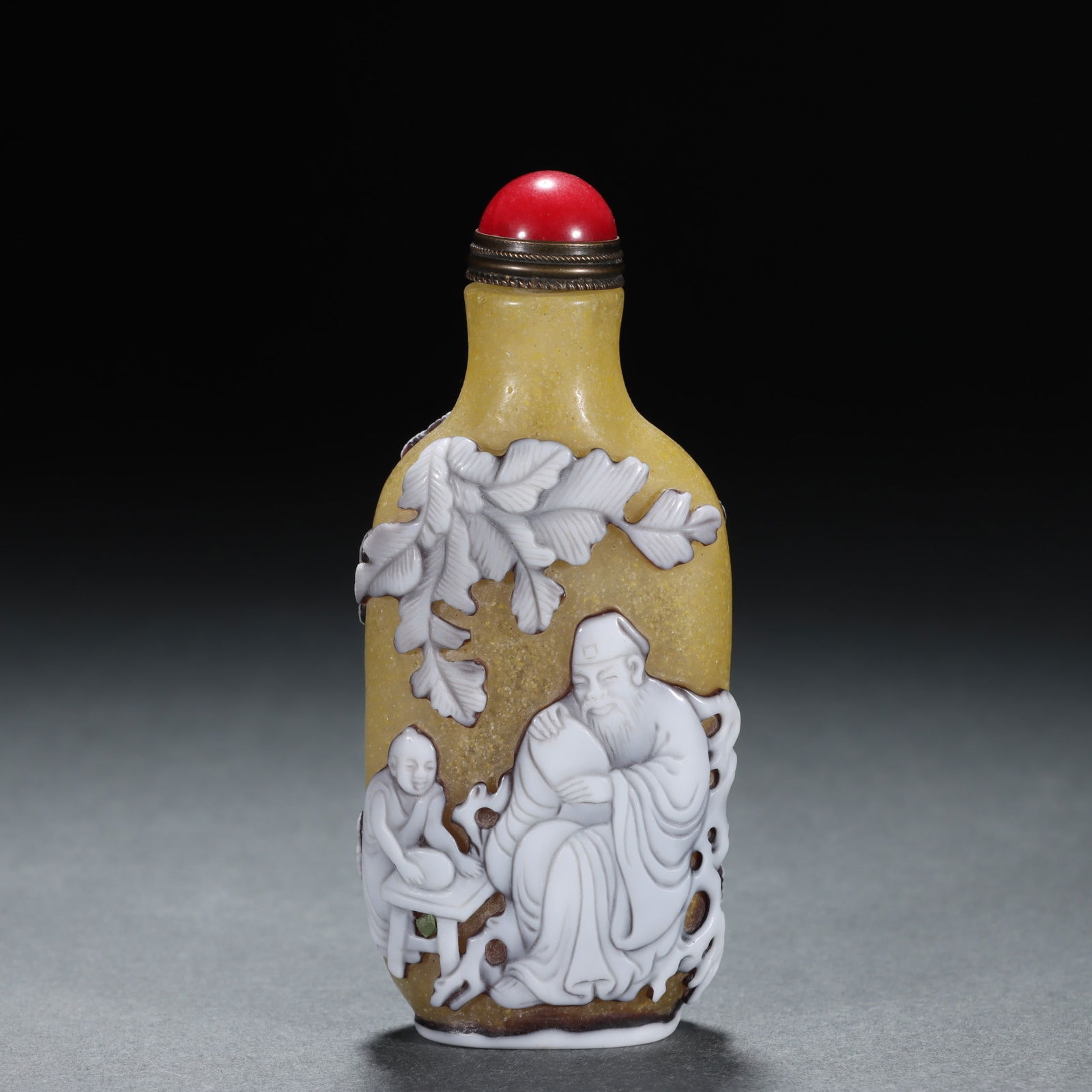 A beautiful glass carved figure snuff bottle (1 of 9)