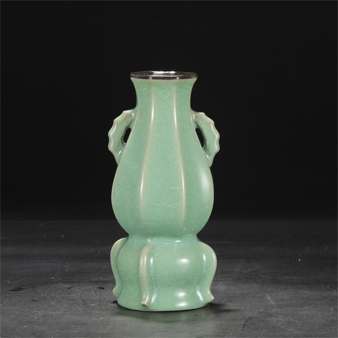 A jade green glaze ice flake pattern silver mouth octagonal ear bottle of the Ru kiln in the Song (1 of 9)