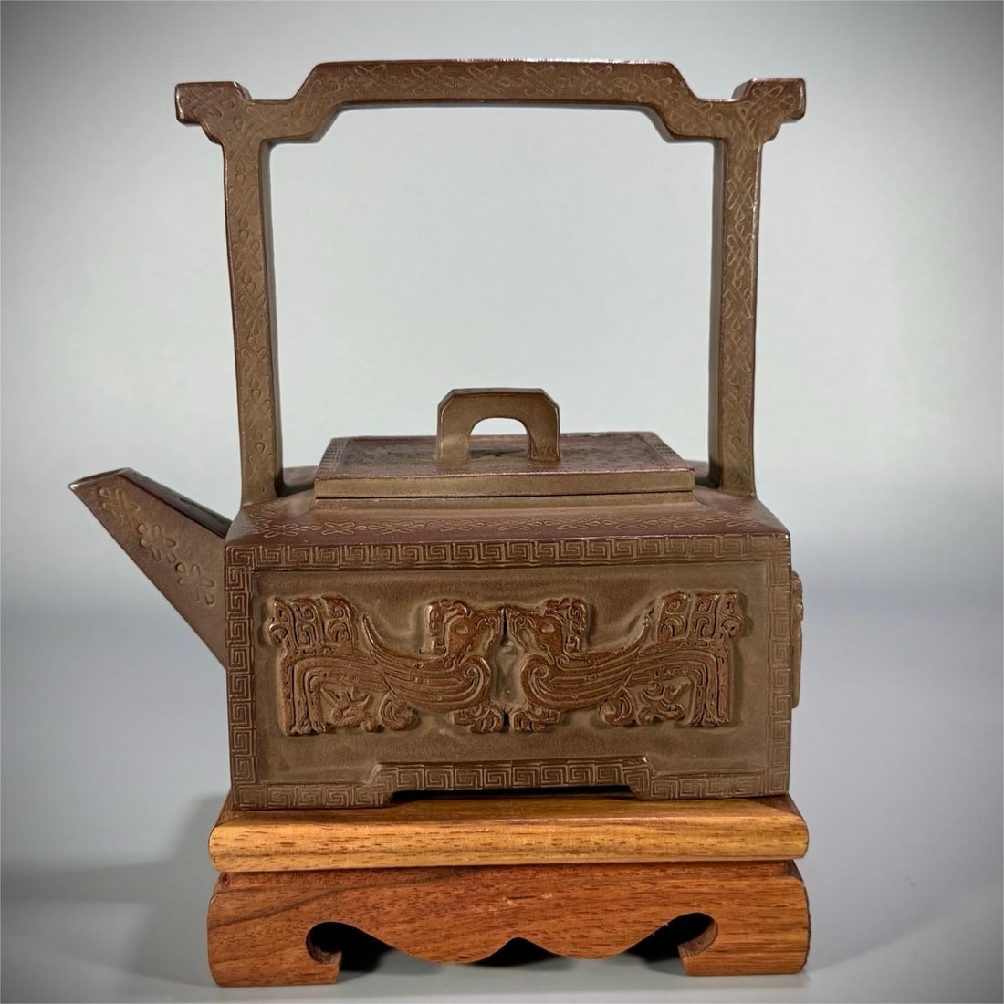 A fine printed decal square official hat lifting beam pot linen pattern: Exquisite printed depictions of square official hats, beams, pots, linen patterns Size:15.8×10.3×15.4cm W:596g (The Dimensions Of All Batches Are Manually Measured.If You Need More Detailed Informat