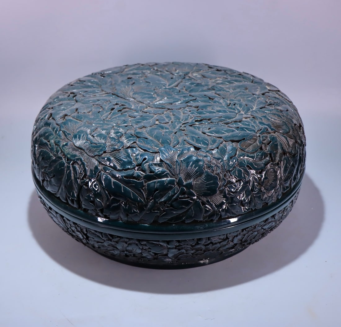A piece of green lacquerware peony box (1 of 9)