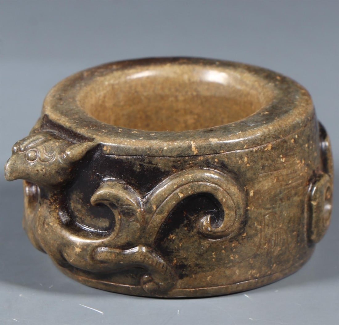 A piece of ancient Hetian jade vessel (1 of 9)