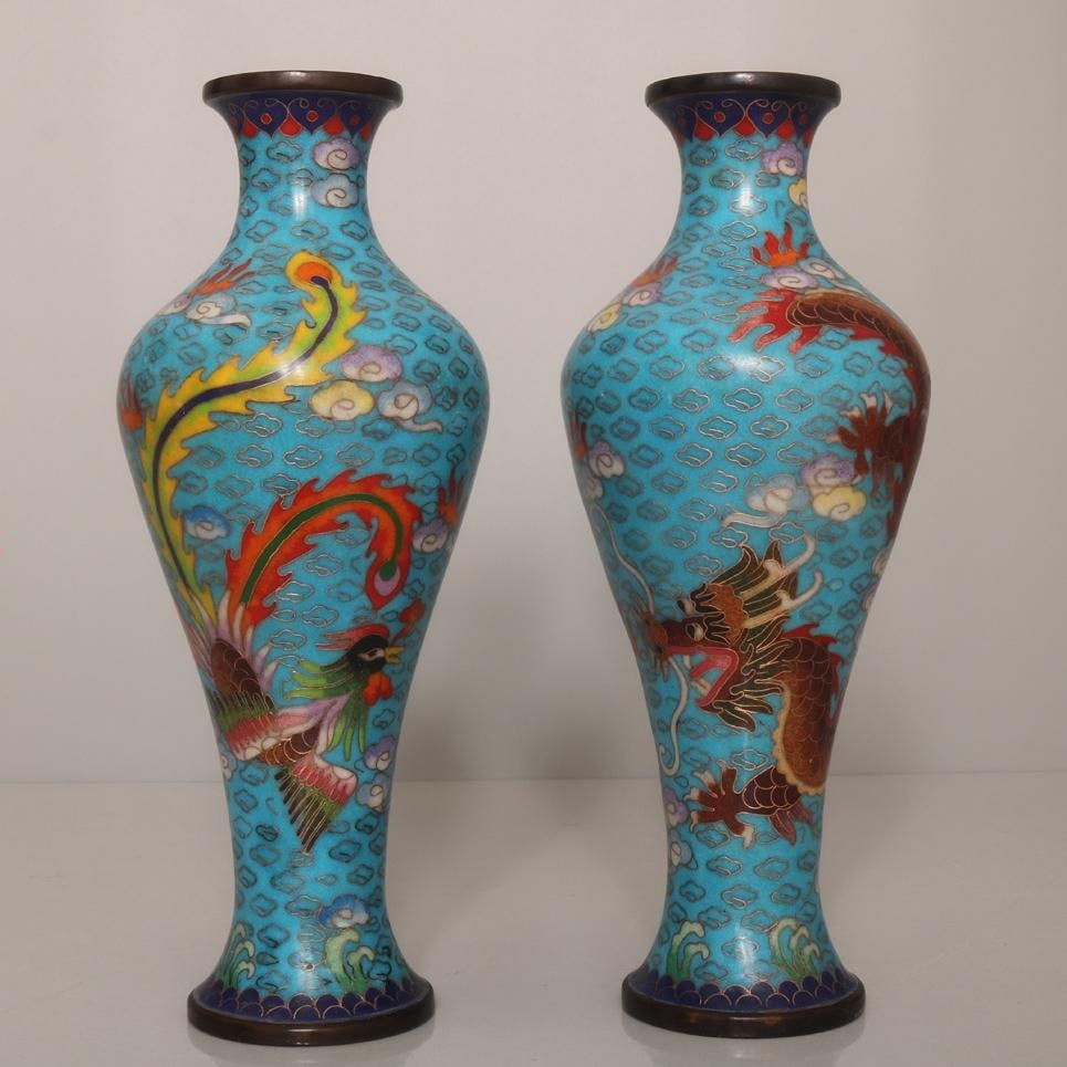 A pair of cloisonn é cloisonn é enamel dragon and phoenix Guanyin vases (1 of 9)