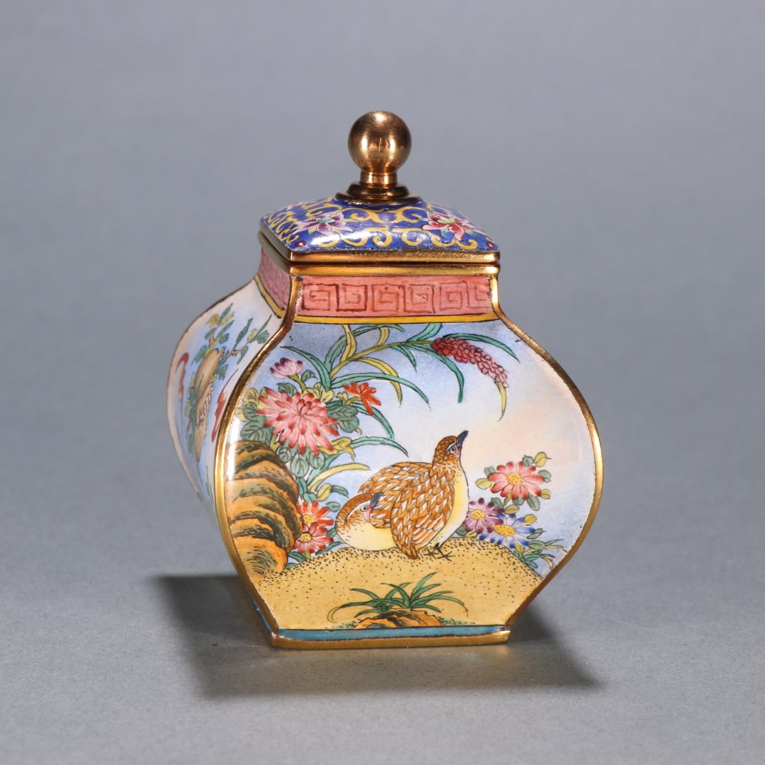 Qing Dynasty copper tire painting enamel flower and fruit pattern lid jar: Qing Dynasty copper tire painting enamel flower and fruit pattern lid jar Size:H:8cm W:5.9cm W:181.1g (The Dimensions Of All Batches Are Manually Measured.If You Need More Detailed Information, Please