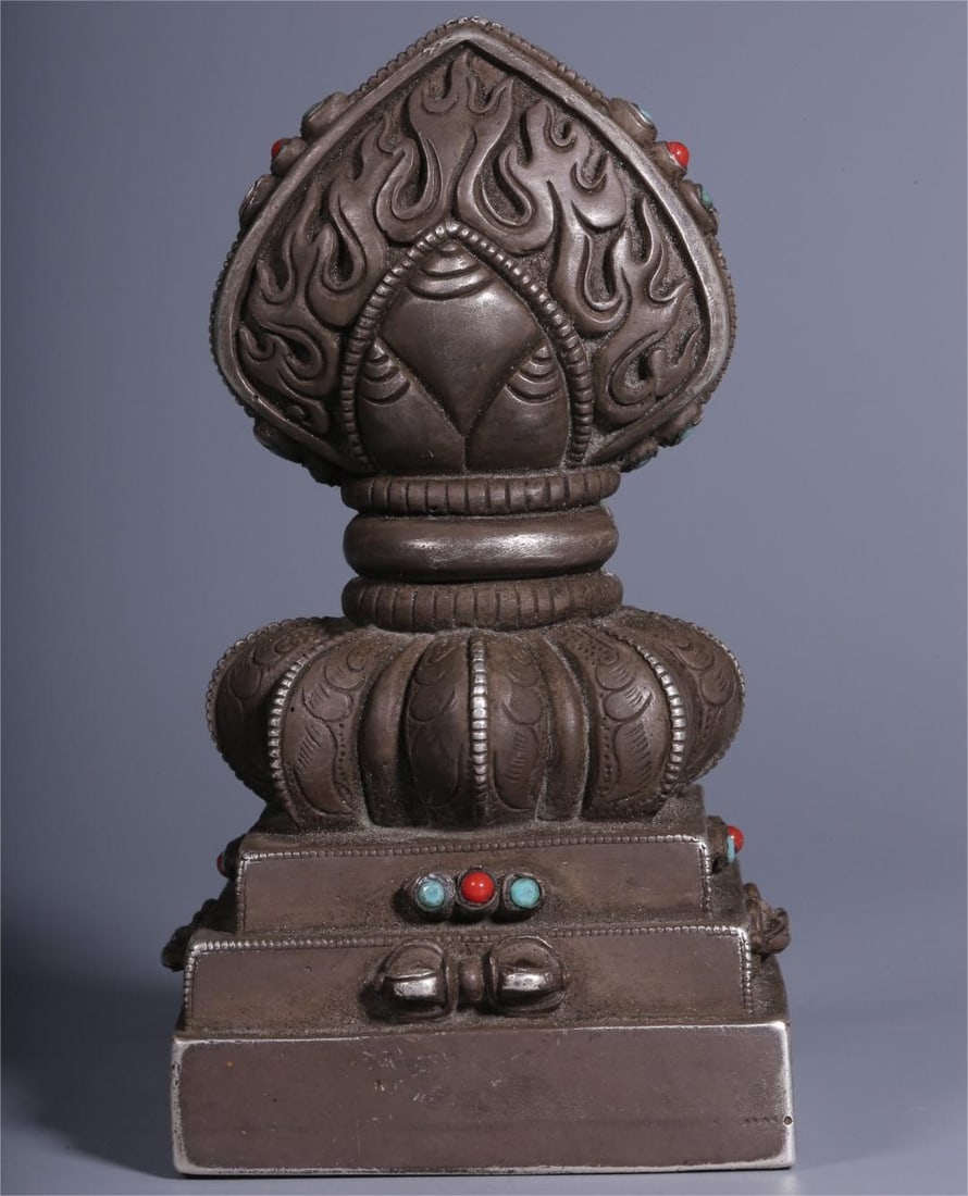 Qing Dynasty copper gilt silver seal: Qing Dynasty copper gilt silver seal Size:H:11cm L:6cm W:6cm W:477g (The Dimensions Of All Batches Are Manually Measured.If You Need More Detailed Information, Please Contact Our Customer Service Befo