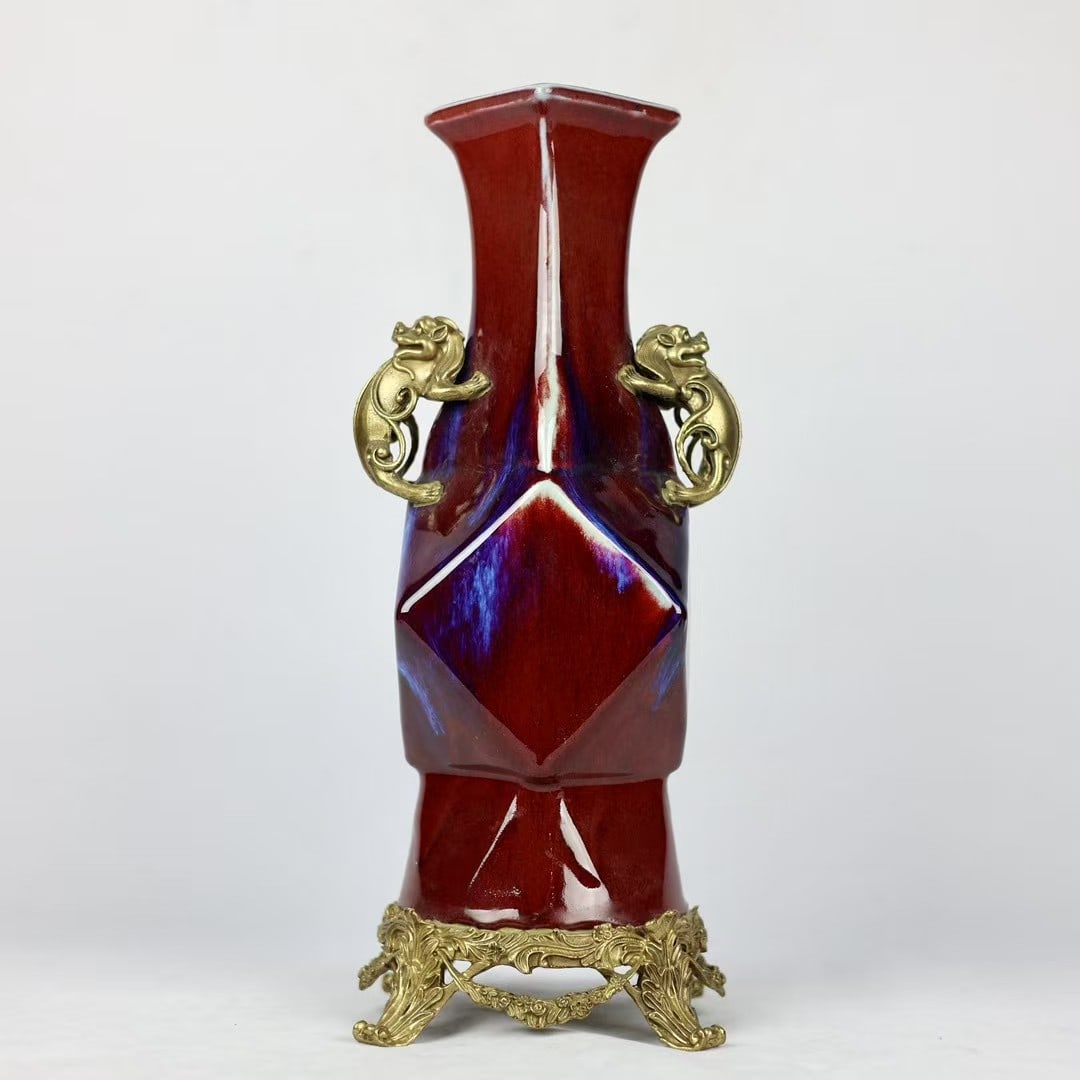 Exquisite kiln-glazed copper Pixiu amphora diamond vase: Exquisite kiln-glazed copper Pixiu amphora diamond vase Size:H:43cm Calibre:8.5cm D:18cm Bottom:18cm (The Dimensions Of All Batches Are Manually Measured.If You Need More Detailed Information, Please