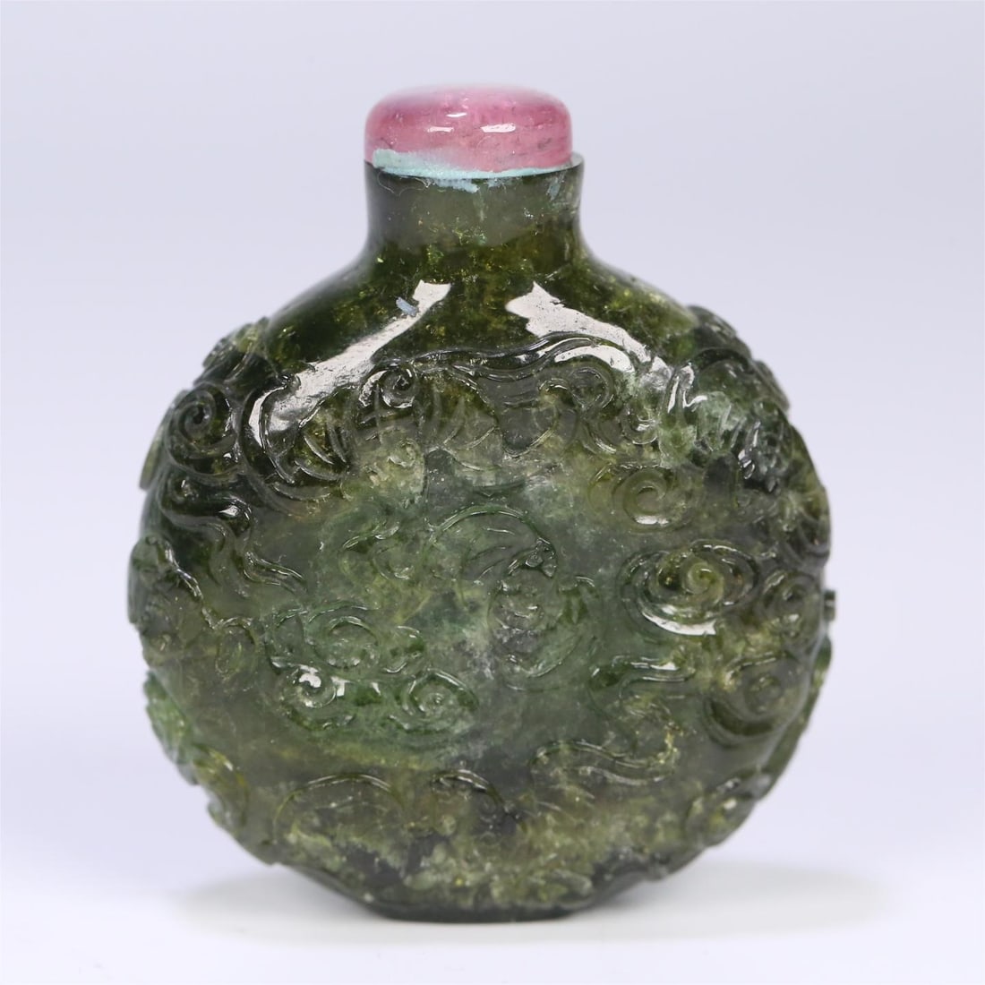Qing Dynasty natural old tourmaline full work bat auspicious cloud pattern snuff bottle (1 of 8)