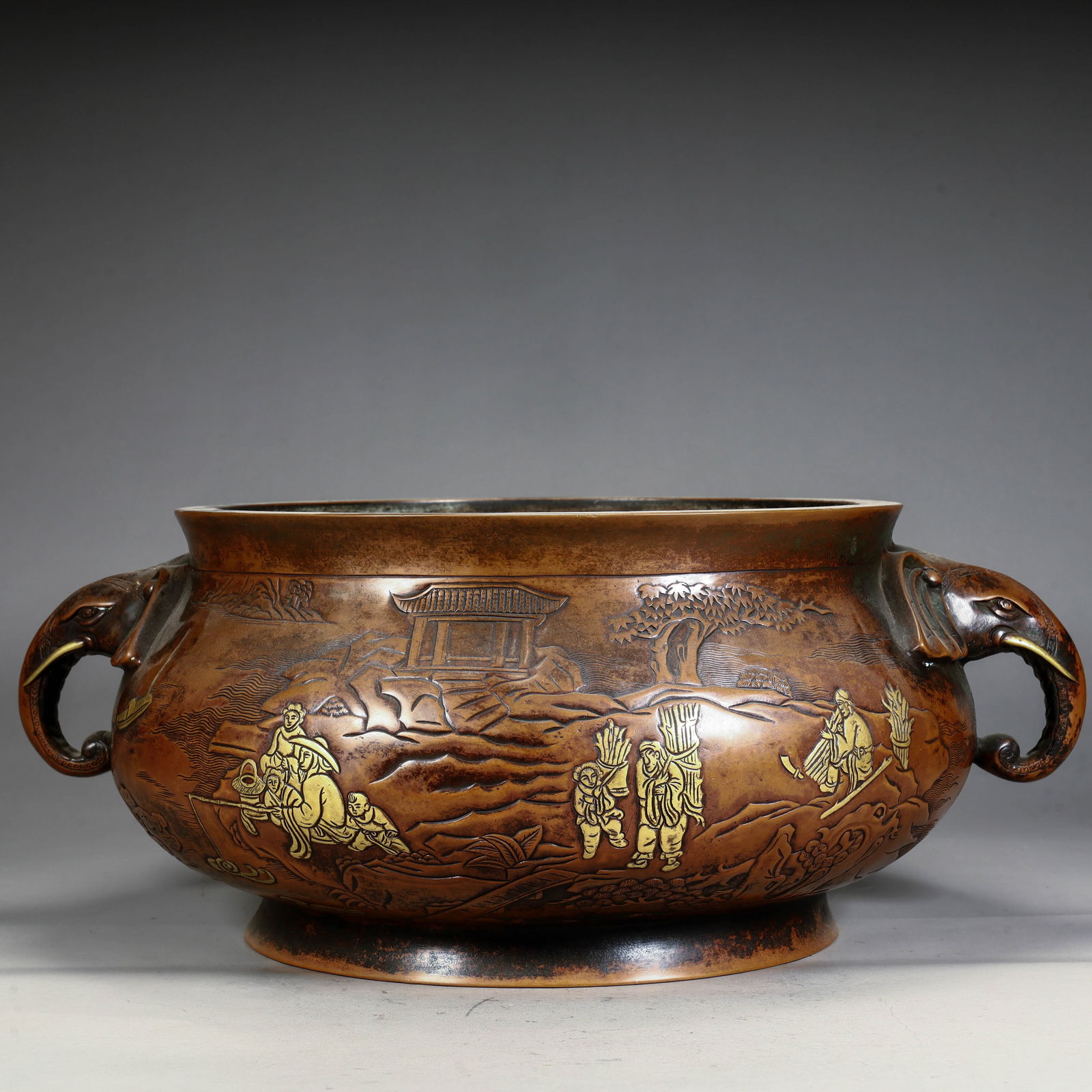 Qing Dynasty copper gilt character story like ear furnace: Qing Dynasty copper gilt character story like ear furnace Size: H:17cm L: 42cm W:33cm W:18.4kg (The Dimensions Of All Batches Are Manually Measured.If You Need More Detailed Information, Please Contac