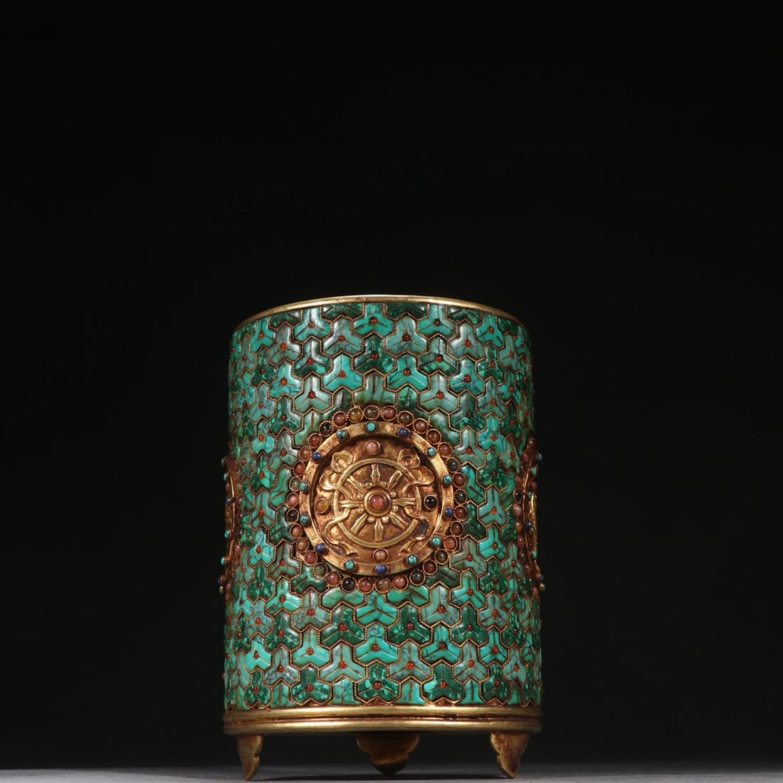 Qing Dynasty copper gilt inlaid turquoise pen holder: Qing Dynasty copper gilt inlaid turquoise pen holder Size:H:14.5cm W:10.2cm W:1510g (The Dimensions Of All Batches Are Manually Measured.If You Need More Detailed Information, Please Contact Our Custo