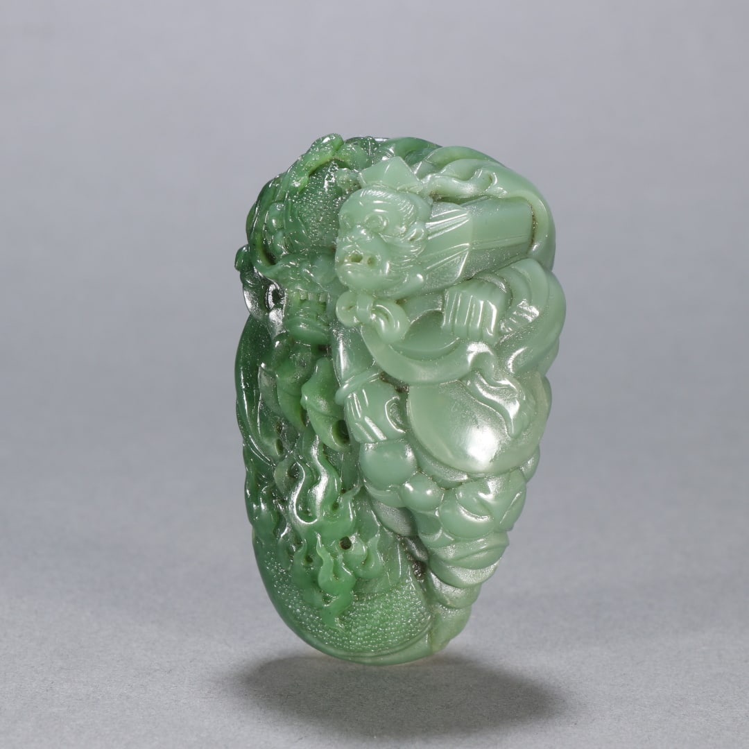 Exquisite jasper dragon pattern carvings: Exquisite jasper dragon pattern carvings Size:W:7.5×4.7cm W:167g (The Dimensions Of All Batches Are Manually Measured.If You Need More Detailed Information, Please Contact Our Customer Service Before