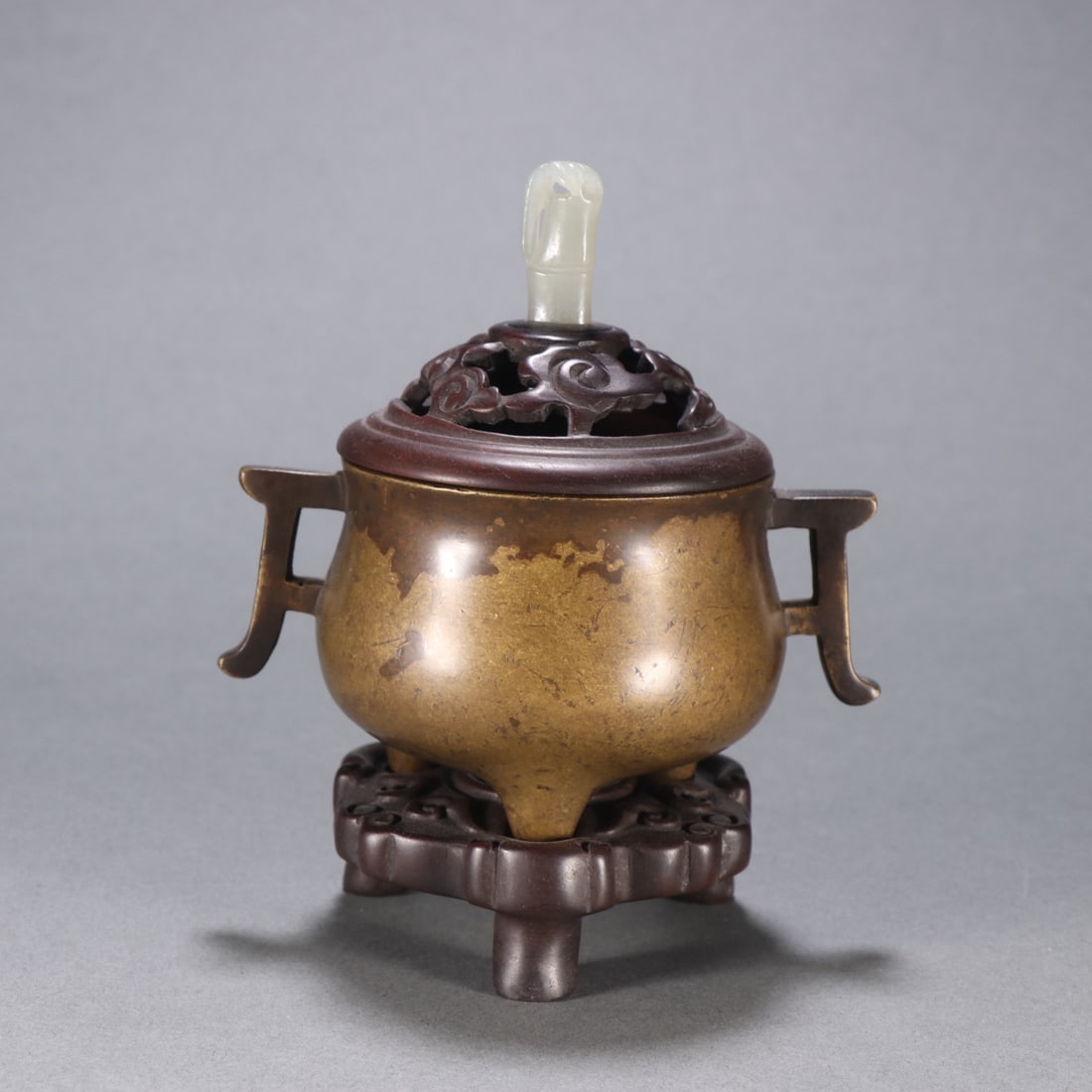 Exquisite copper tire three-legged aroma diffuser: Exquisite copper tire three-legged aroma diffuser Size:H:12cm W:10cm W:372.8g (The Dimensions Of All Batches Are Manually Measured.If You Need More Detailed Information, Please Contact Our Customer Se