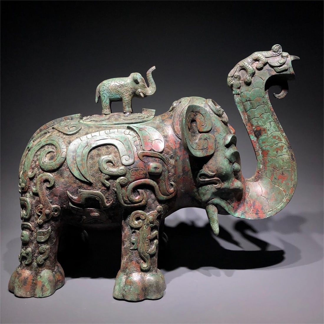 The pictographic pattern of the Shang Dynasty: The pictographic pattern of the Shang Dynasty Size:L:57cm W:24cm H:42cm W:14kg (The Dimensions Of All Batches Are Manually Measured.If You Need More Detailed Information, Please Contact Our Customer S
